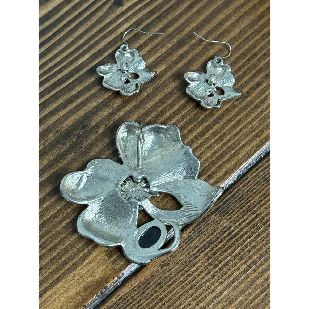 Vintage Black Enamel Floral Pendant and‎ Dangle Earrings